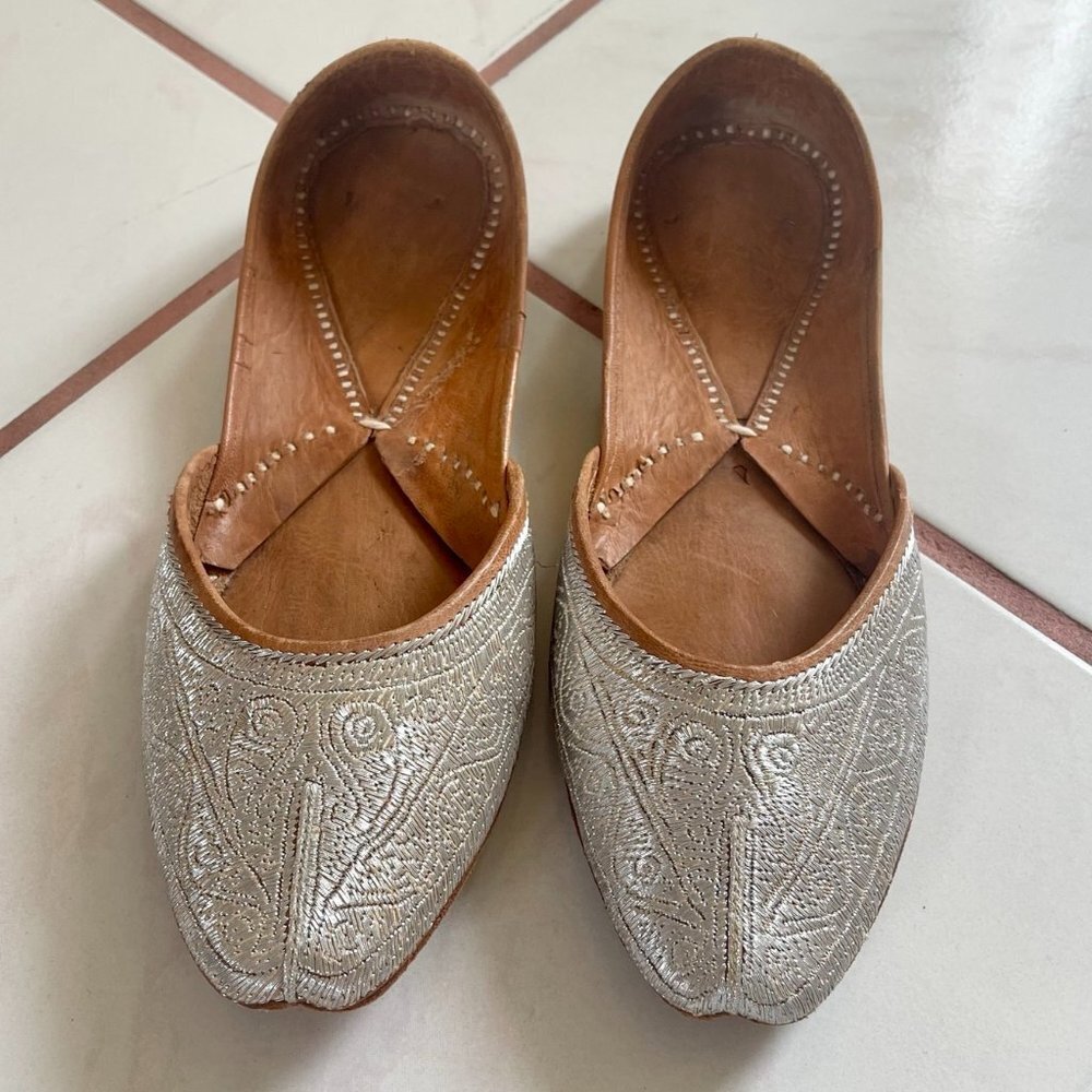 Women Embroidered Leather Flat Shoes Boho Flats Handmade Made in India Size 8